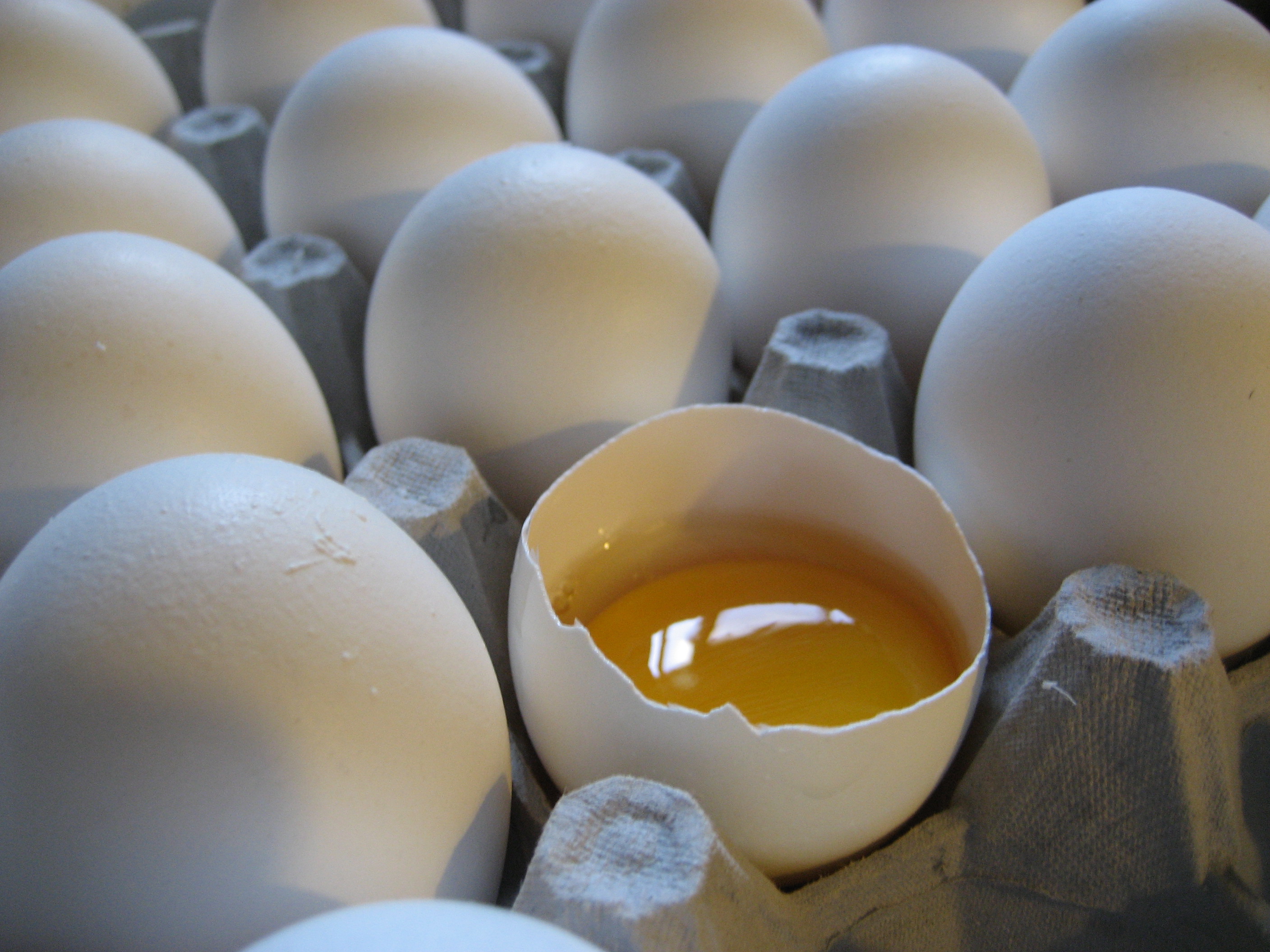 К чему снятся сырые яйца разбивать. Ролевая яйцо. The Breaking of Eggs. Raw Egg. Игрушка Break that Eggs.